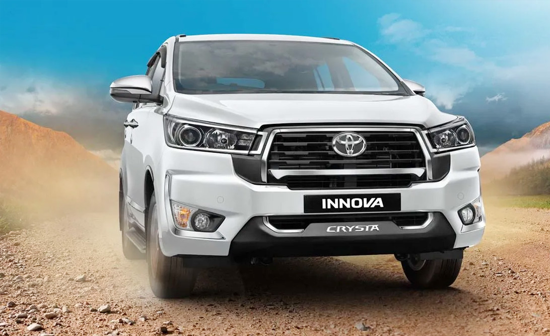 Conquering the Capital in Comfort: A Guide to Toyota Innova Car Rental in Delhi with Incredible Heritage Tours