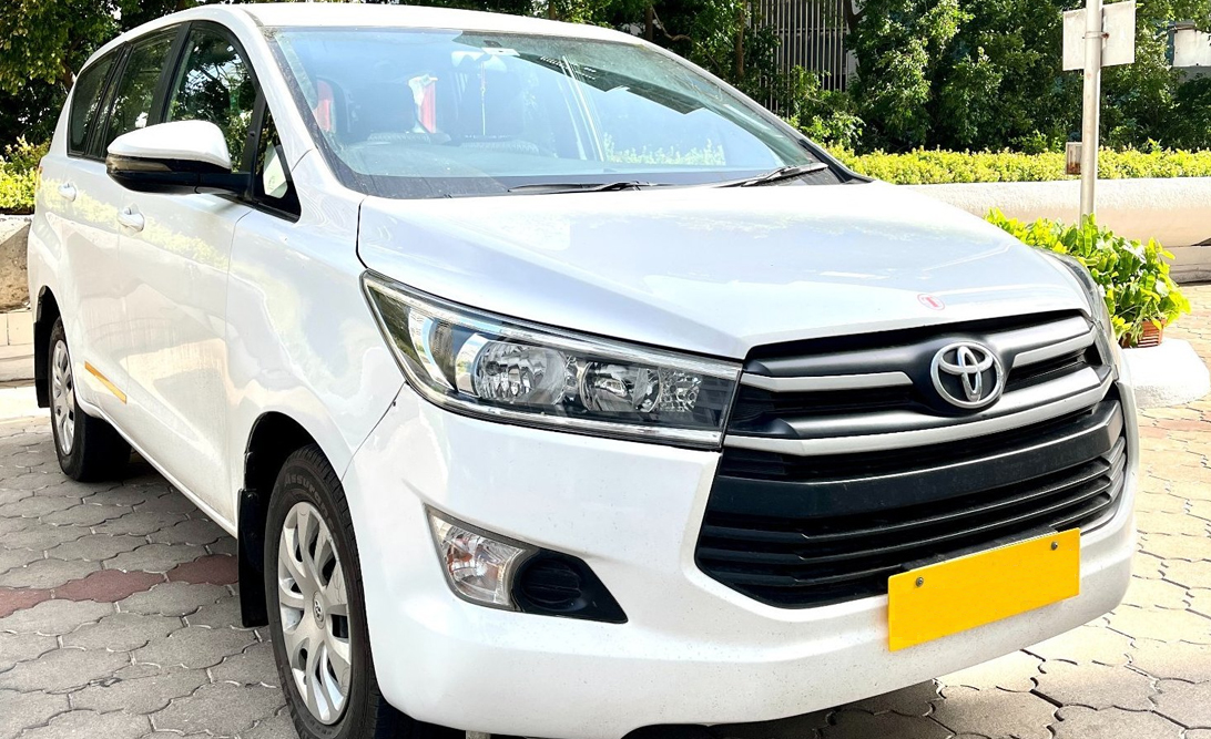 Exploring Delhi in Comfort: Toyota Innova Car Rental Services