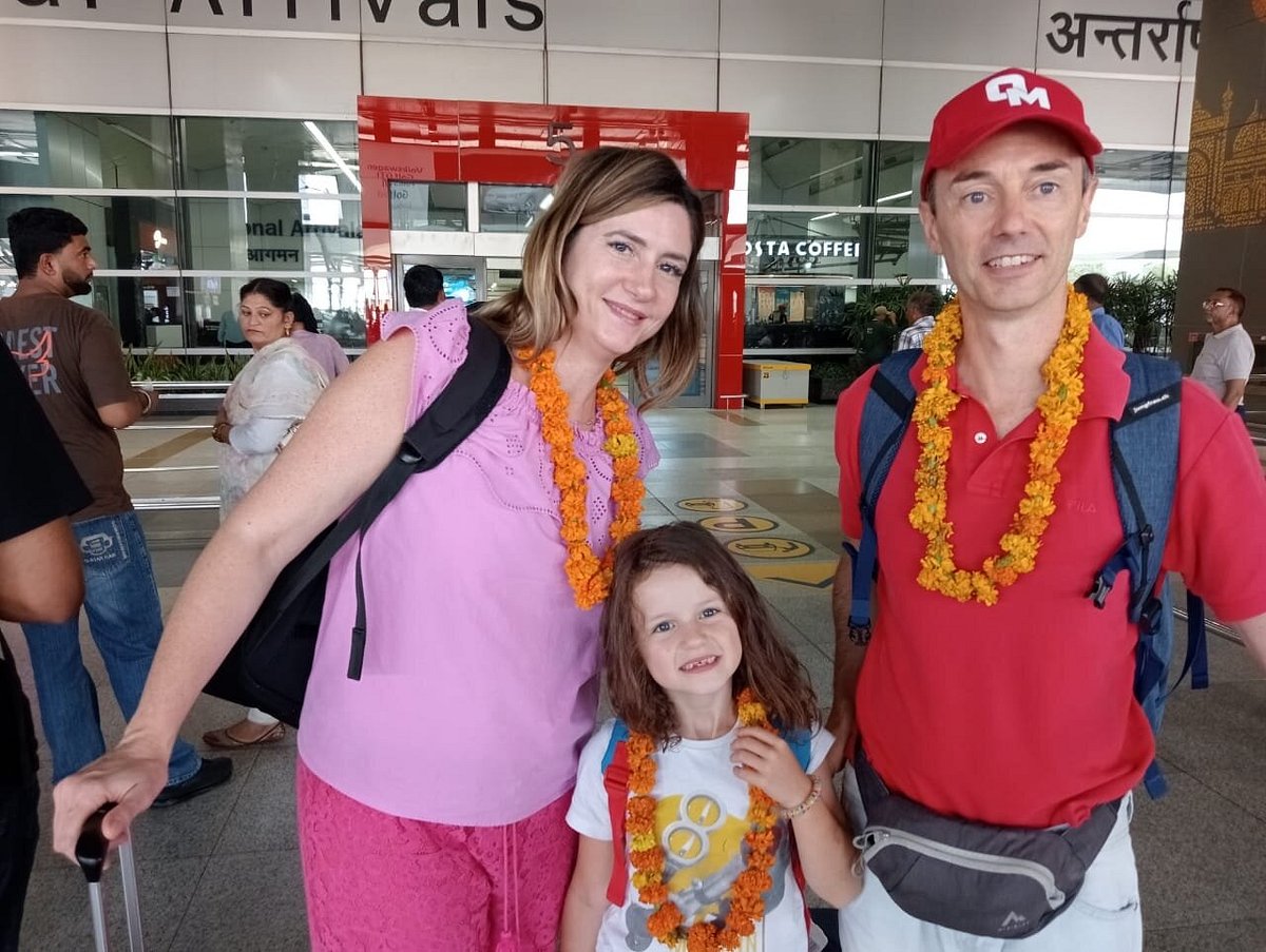 Hire a Car in Delhi: Travel with Comfort and Class from Incredible Heritage Tours.